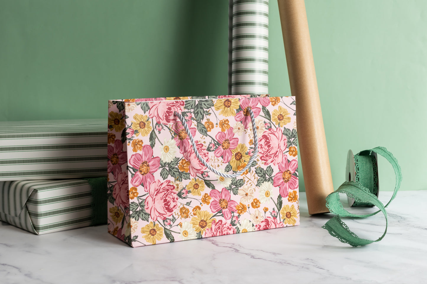 Pretty In Pink Floal Pattern Gift Bag