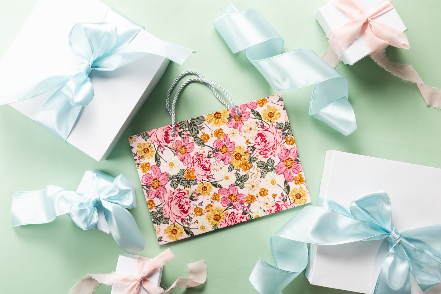 Pretty In Pink Floal Pattern Gift Bag